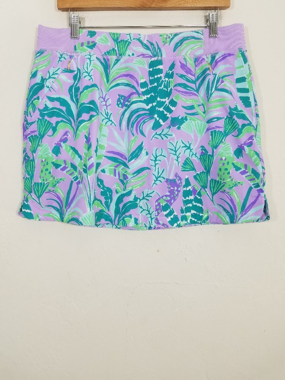 Lilly Pulitzer LUXLETIC Skirt/Skort Pull-On with Zip Pockets Purple and Green L